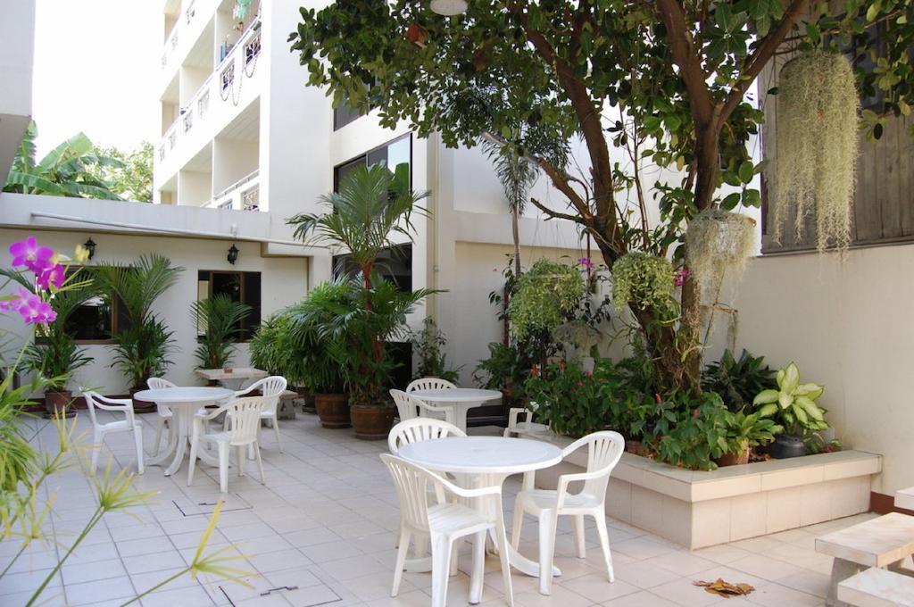 Veerachai Court Chiang Mai Exterior photo