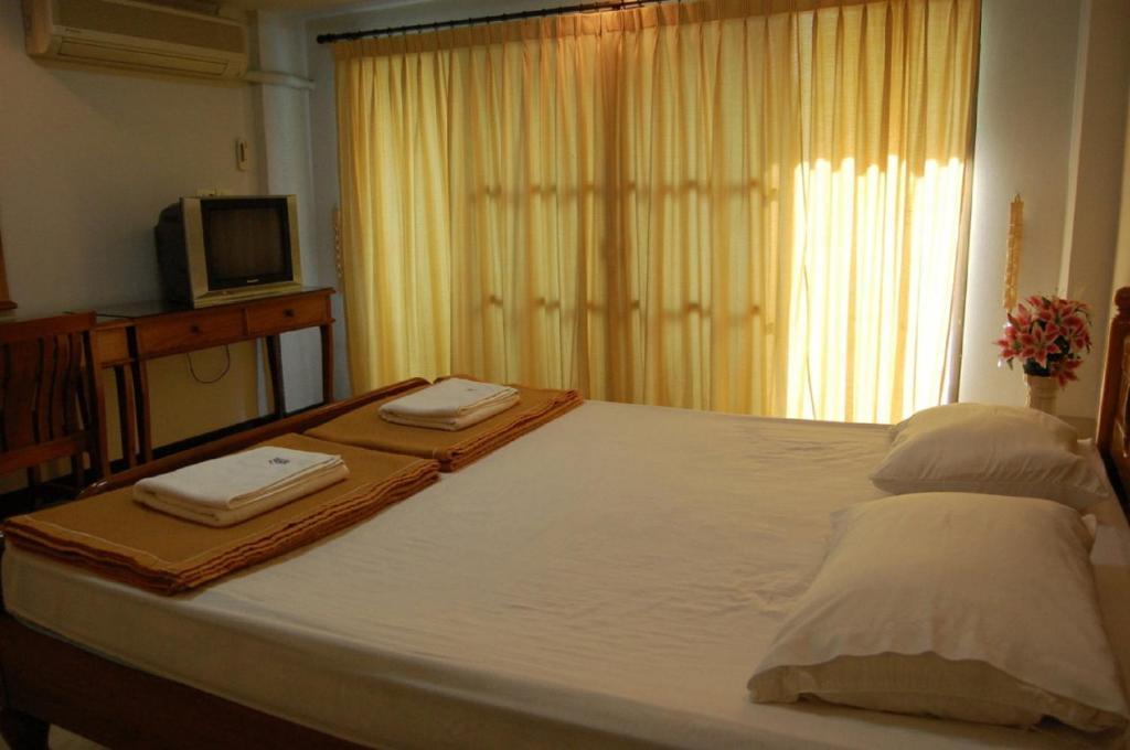 Veerachai Court Chiang Mai Room photo